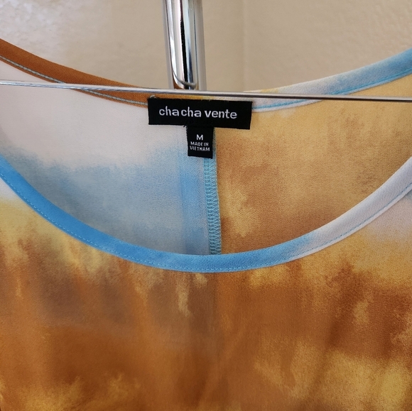 ChaCha Vente Hi/Low Beach Cover Up - Picture 3 of 3